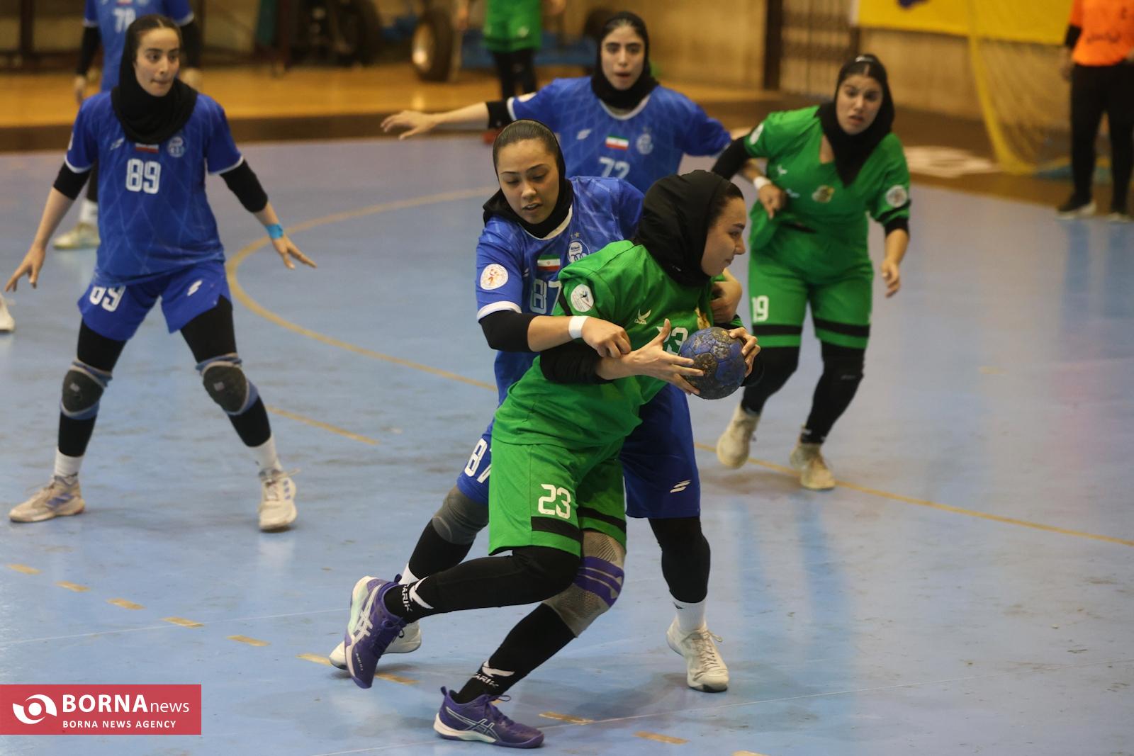 دیدار تیم های هندبال دختران استقلال و کسری گرمدره