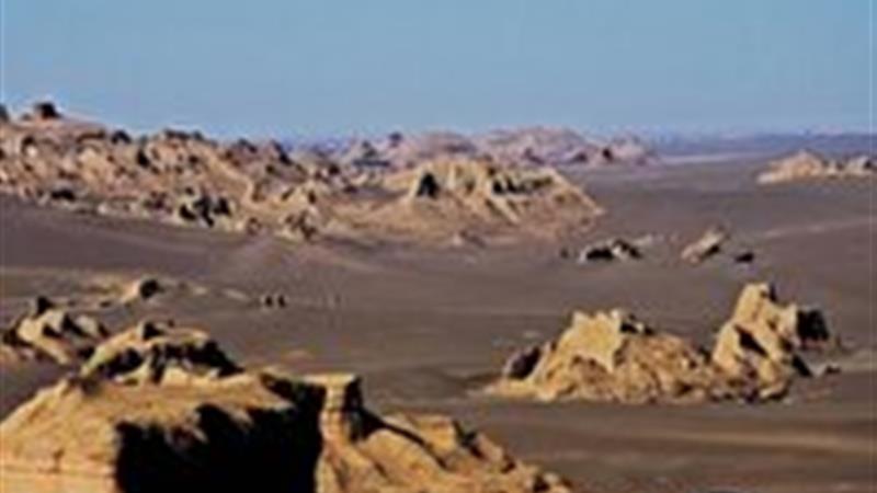 بیابان جهانی لوت میزبان لهستانیها برای کشف جاذبههای تاریخی و زمینشناسی ایران