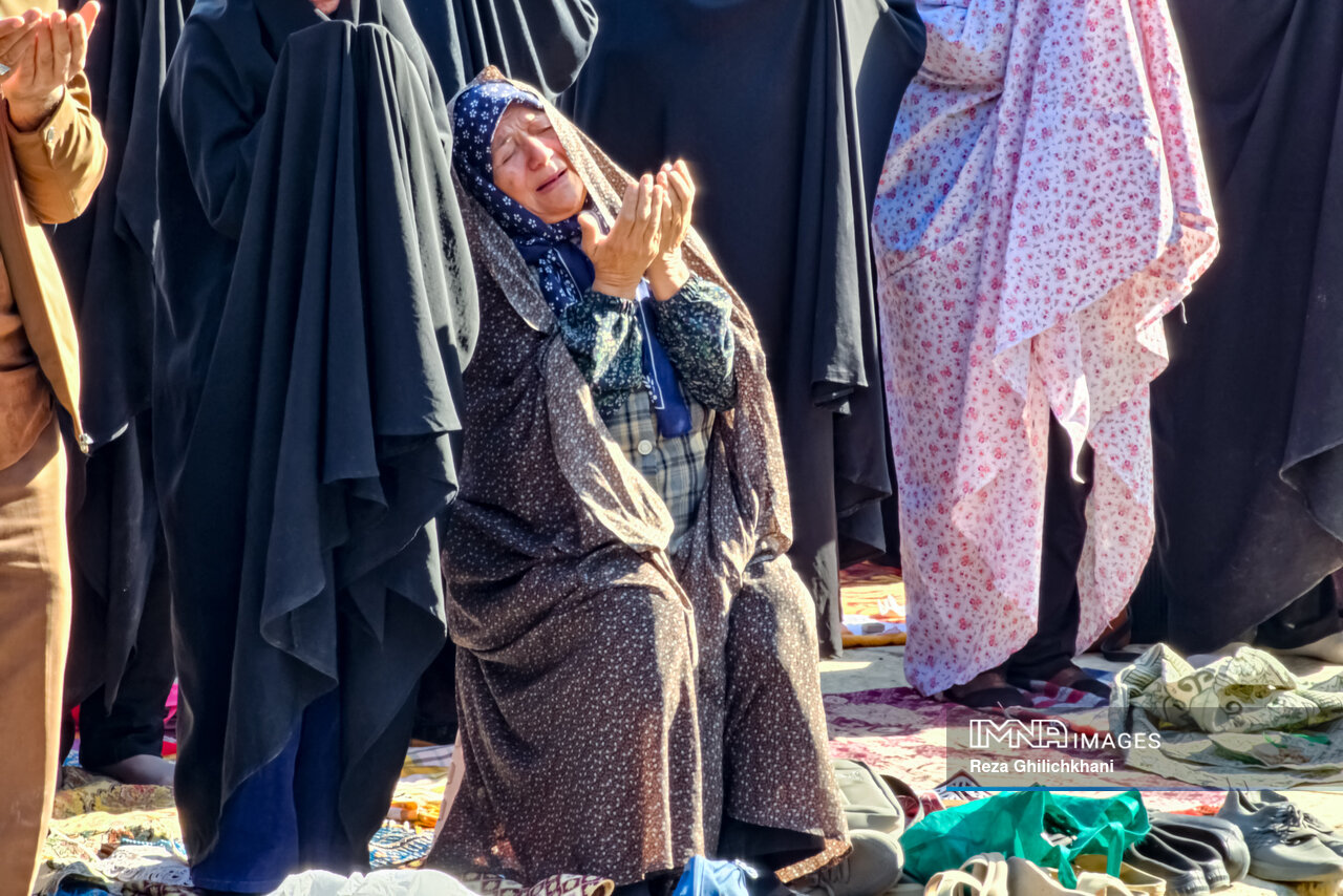 عکس/اقامه نماز باران در نجف‌آباد اصفهان