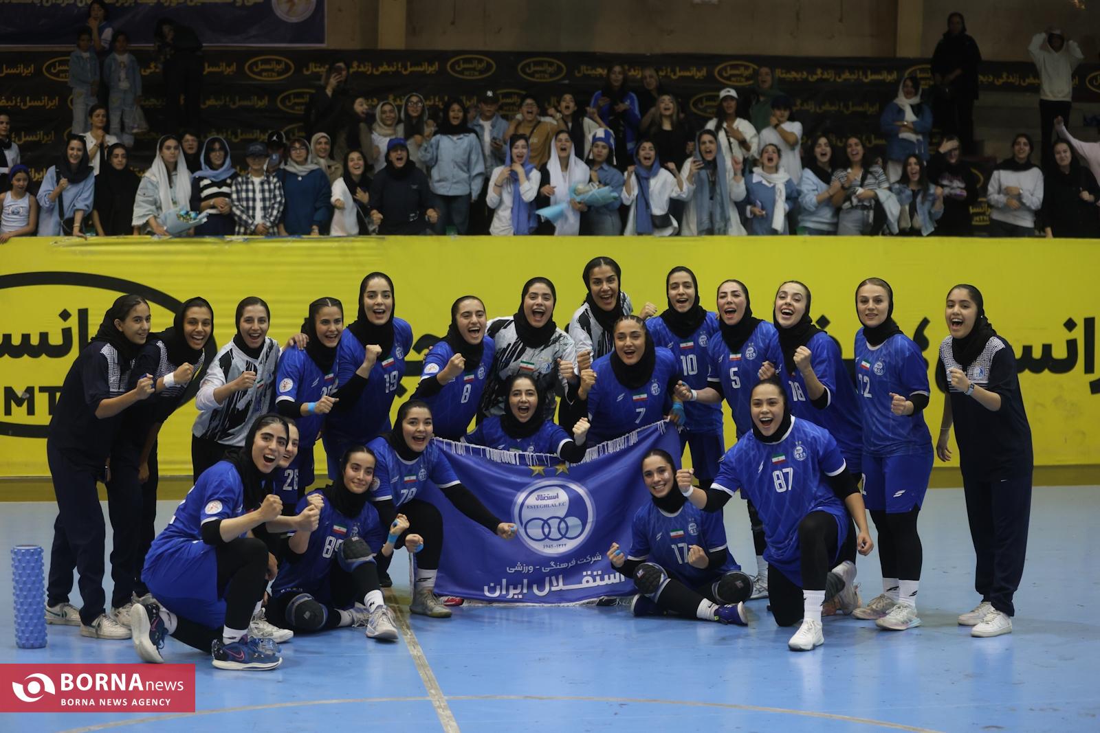 دیدار تیم های هندبال دختران استقلال و کسری گرمدره