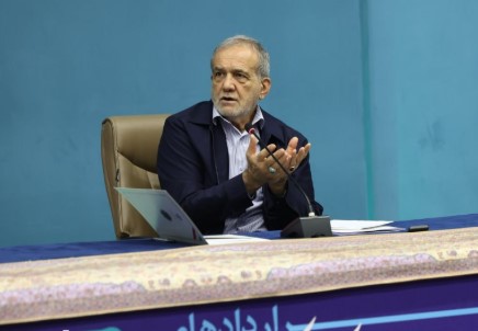 تاکید پزشکیان بر تسریع در جمعآوری گازهای مشعل