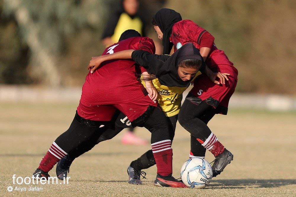 فوتباله یا جنگ؟