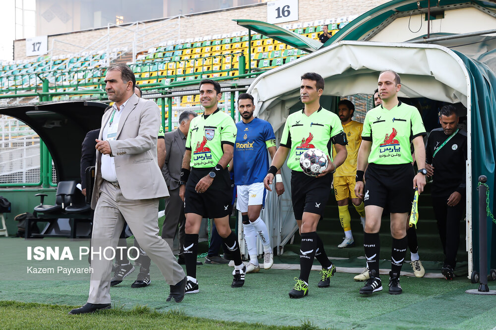 دیدار تیم‌های ذوب آهن اصفهان و ملوان بندرانزلی