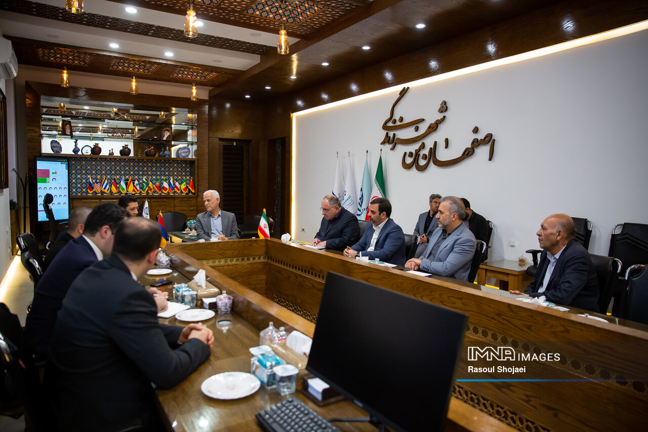 دیدار شهردار اصفهان و سفیر ارمنستان در ایران