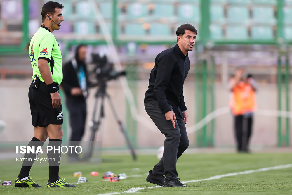 دیدار تیم‌های ذوب آهن اصفهان و ملوان بندرانزلی