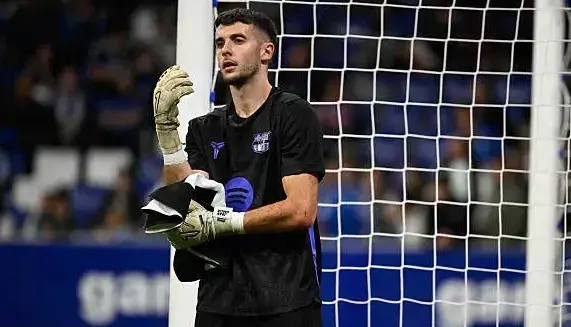 گلر بارسلونا به خط پایان نزدیک شد