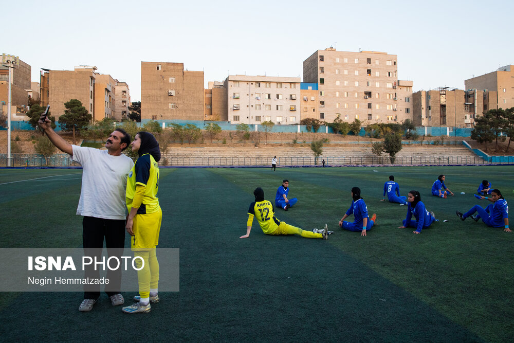 دیدار تیم‌های فوتبال بانوان استقلال و حسن زاده ارومیه