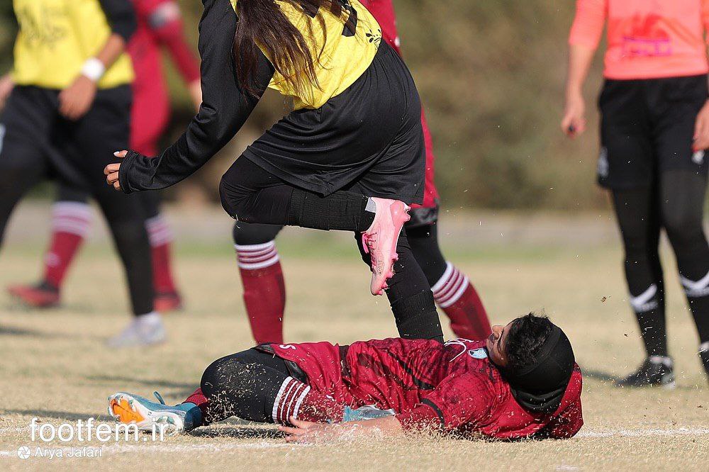 فوتباله یا جنگ؟