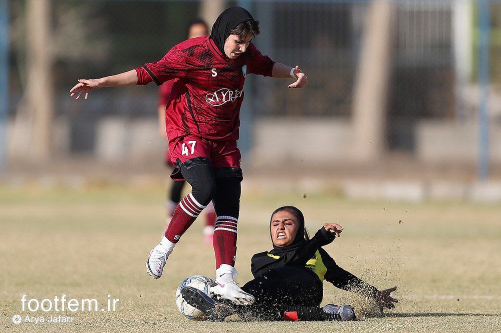 فوتباله یا جنگ؟