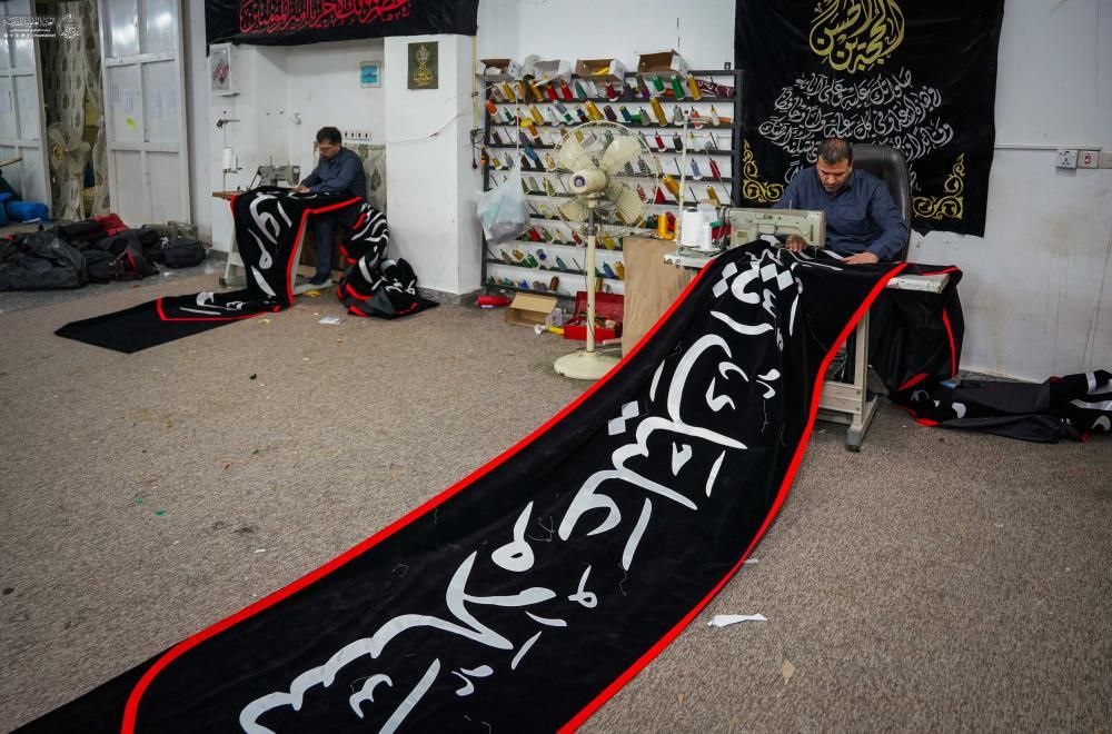  آماده‌سازی کتیبه‌های سالروز شهادت حضرت زهرا (سلام‌الله‌علیها) 