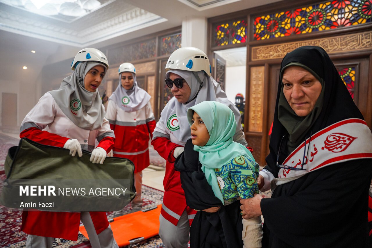 مانور امداد و نجات در حرم شاهچراغ(ع)