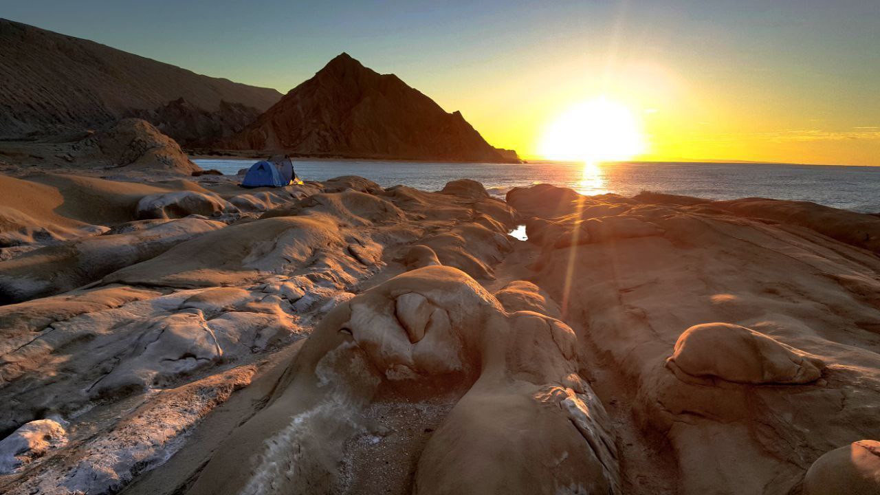 تصاویری دیدنی از ساحل بندر مقام  