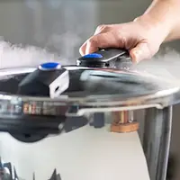 انفجار وحشتناک زودپز در آشپزخانه