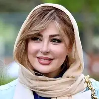 چهره ها/ قاب دونفره نیوشا ضیغمی و پوری بنایی در بازارچه خیریه