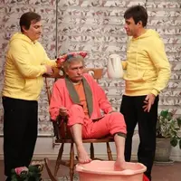 وقتی دوقلوها  میخوان کارها رو انجام بدن! 