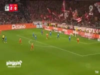 گل سوم بایرن مونیخ به بایرلورکوزن با گل بخودی مدافع حریف در دقیقه 43