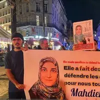 تظاهرات فعالان حقوق بشر در پاریس در همبستگی با «مهدیه اسفندیاری»