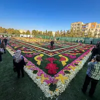 بزرگ‌ترین فرش سرگل خاورمیانه در محلات