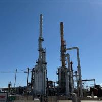 انفجار در یک پالایشگاه نفت در آمریکا و انتشار دود غلیظ