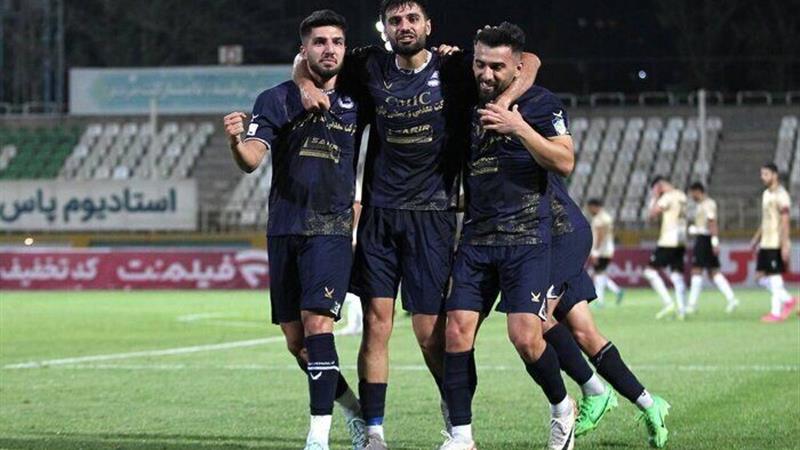 حضور تیم فوتبال چادرملو اردکان در جمع مدعیان بالای جدول