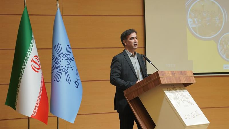 رئیس دانشگاه محقق اردبیلی تاکید کرد: دانشجویان علاوه بر تحصیل علم، در اخلاق و رفتار نیز سرآمد باشند