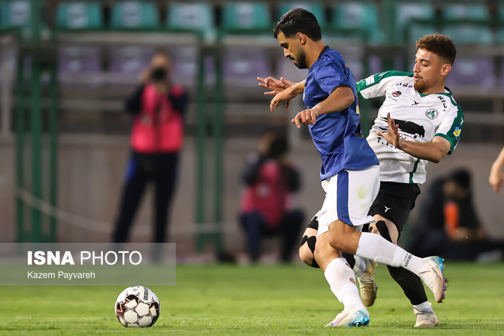 دیدار تیم‌های ذوب آهن اصفهان و ملوان بندرانزلی
