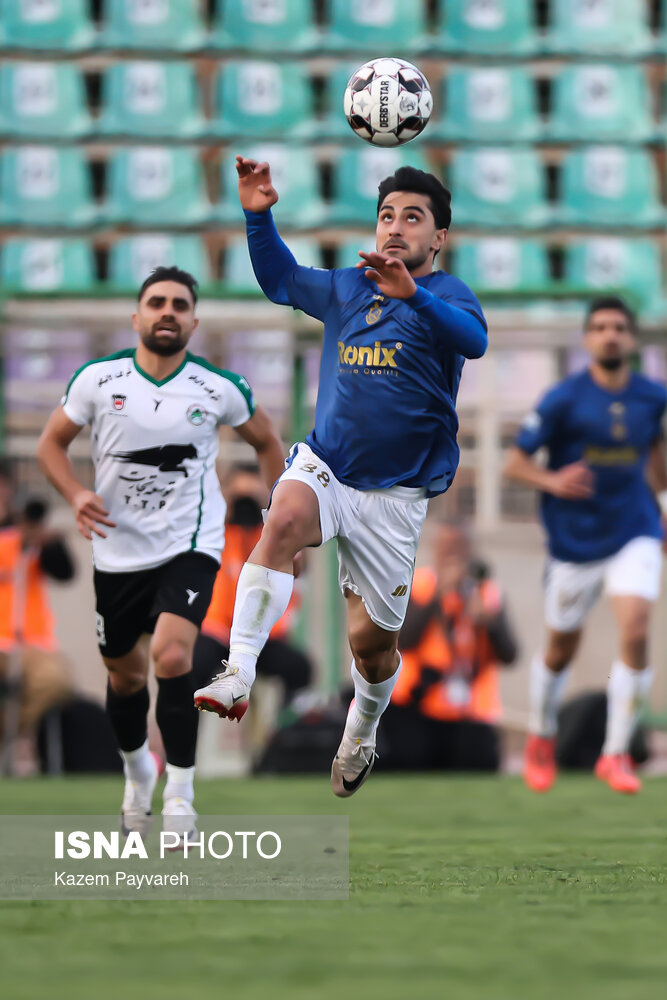 دیدار تیم‌های ذوب آهن اصفهان و ملوان بندرانزلی