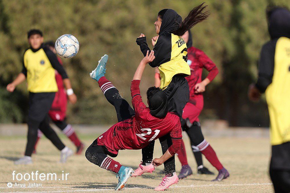 فوتباله یا جنگ؟