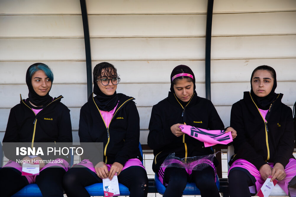 دیدار تیم‌های فوتبال بانوان استقلال و حسن زاده ارومیه