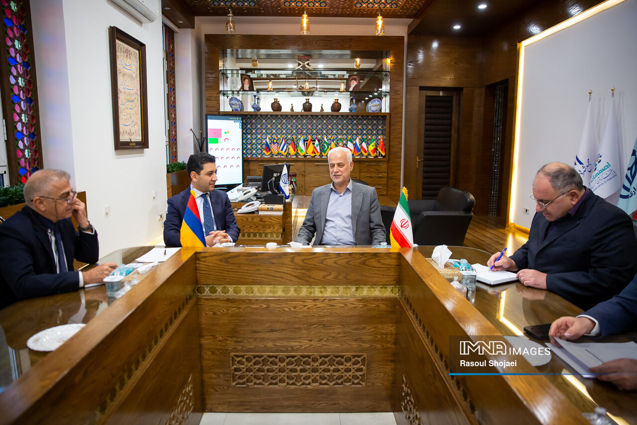 دیدار شهردار اصفهان و سفیر ارمنستان در ایران