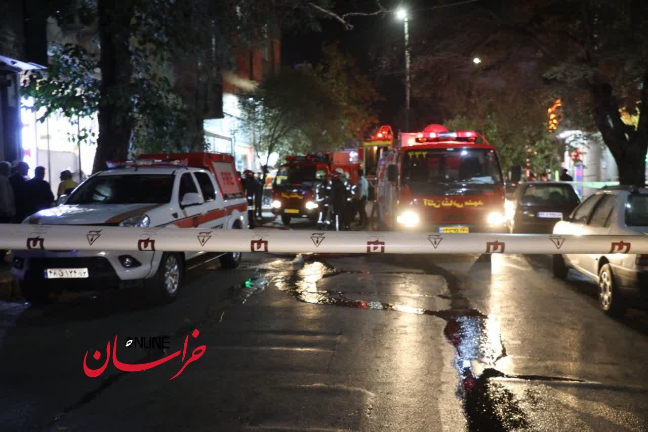 آتش‌سوزی انبار روکش صندلی در خیابان جمهوری اسلامی مشهد مهار شد