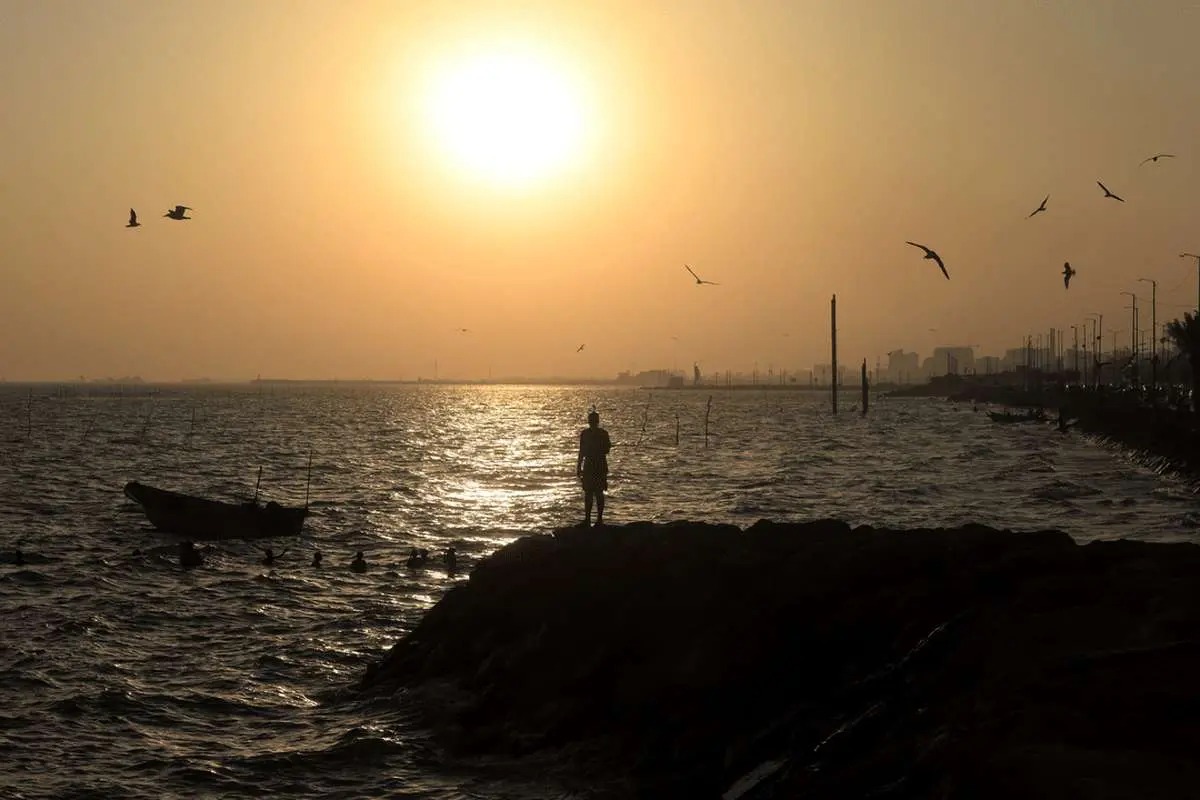  غروب دیدنی ساحل خواجه عطای بندرعباس