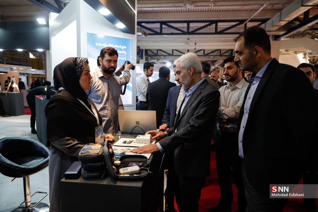 افتتاح نمایشگاه‏‌های «فر ایران» و «فناوری نانو»