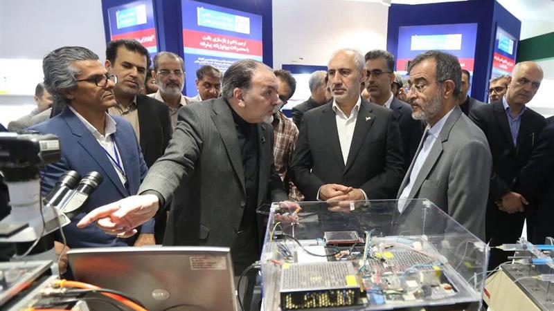 نمایش توانمندی‌های فناورانه پژوهشکده مواد نوین سرامیکی یزد؛ از ژنوم مواد تا نانوحباب‌ها