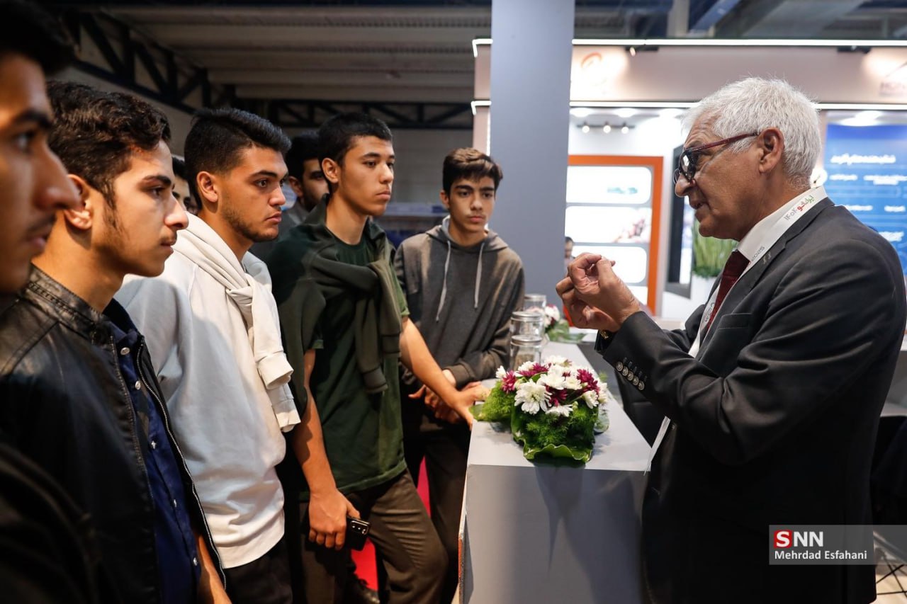 افتتاح نمایشگاه‏‌های «فر ایران» و «فناوری نانو»