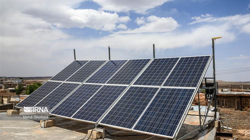 استاندار قم: شرایط حضور سرمایه‌گذاران انرژی پاک در استان فراهم است