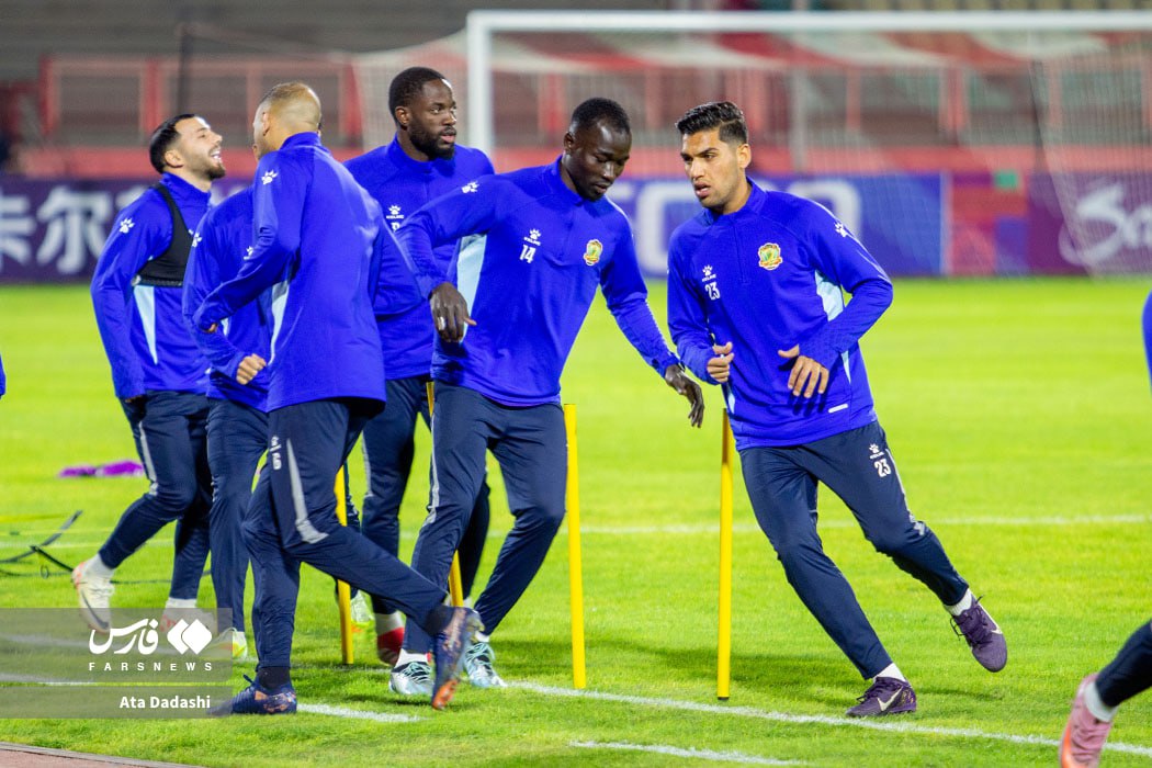 تمرین تیم‌های تراکتور و الشرطه عراق 