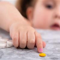 کودکان و سالمندان جزو گروه‌های پرخطر در معرض مسمومیت دارویی‌اند