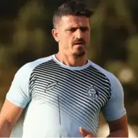 وریا، بی‌توجه به حواشی و متمرکز روی مربیگری