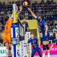 یاران عبادی‌پور روی دور باخت!