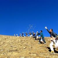 مراتع منطقه حفاظت شده گلیل و سرانی شهرستان شیروان بذر پاشی شد