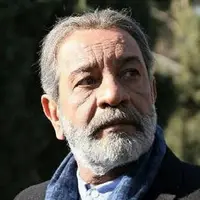 داریوش فرهنگ: بانیان اصلی تصمیم ‎گیری در سینما و تئاتر با کلت به کمر برای بازبینی نمایش می‌آمدند!