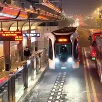  اولین تراموای بدون ریل جهان در چین