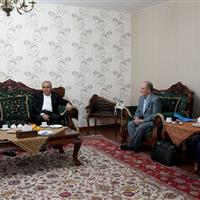 دیدار عراقچی با خانواده استاد دانشگاه ایرانی زندانی در ترکیه