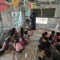 برپایی چادرهای آموزشی در مراکز اسکان آوارگان غزه