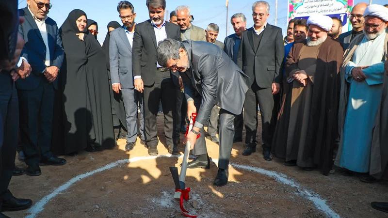 ساخت یک باب مدرسه در ابرکوه یزد آغاز شد