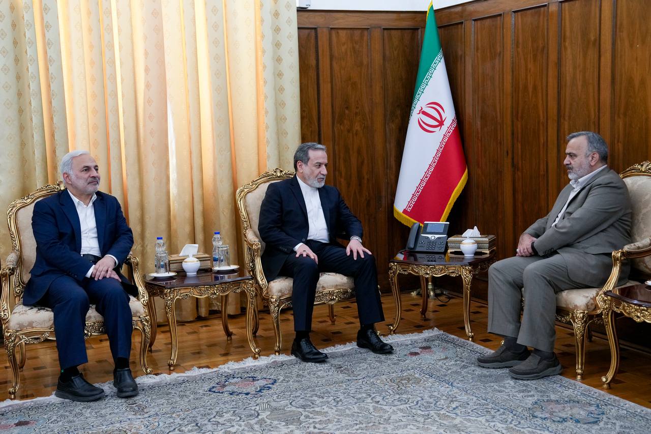 دیدار رئیس جدید سازمان حج و زیارت با عراقچی