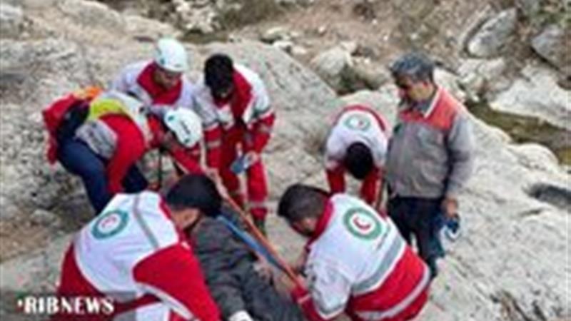 امدادگران هلالاحمر مرد ۵۴ ساله را در ارتفاعات چخماخلو نجات دادند