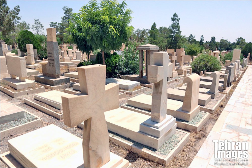 تصاویری از گورستان ارامنه تهران