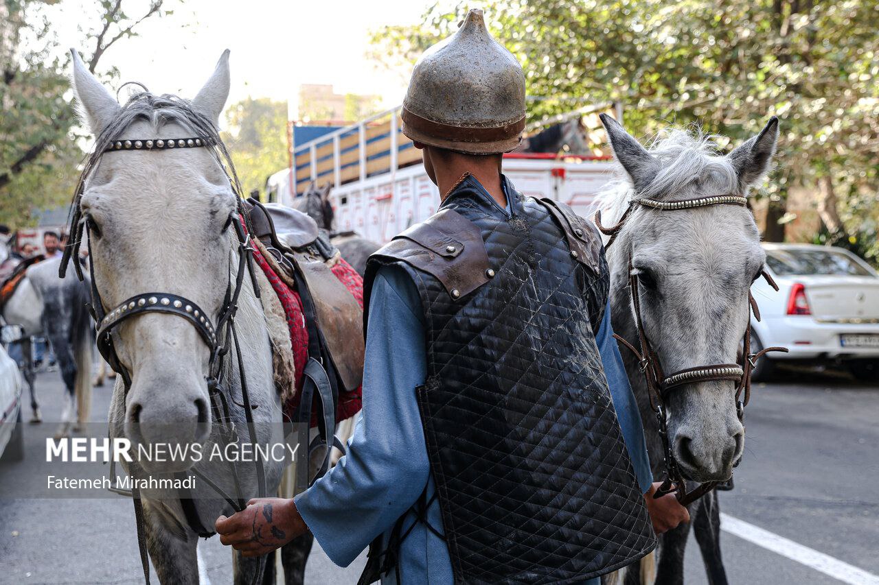 رژه سربازان هخامنشی در خیابان انقلاب تهران